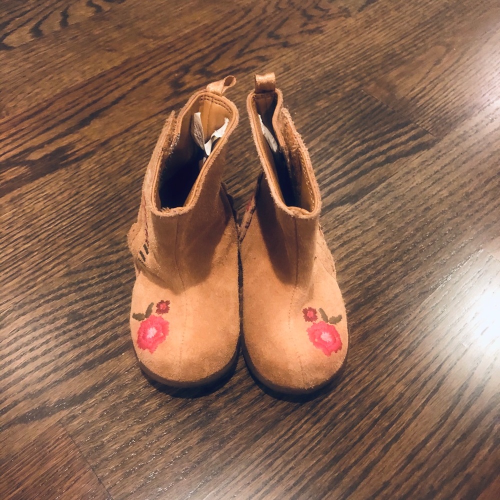 Gap suede booties size 4